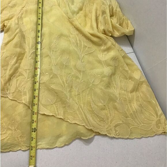 Johnny Was Yellow Silk Blouse Satin Asymmetrical Hem Blouse New Size Medium - Picture 5 of 6